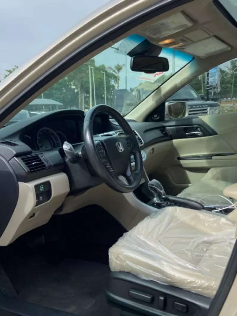 Honda Accord   - 2013