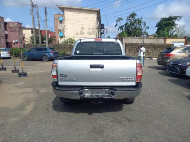 Toyota Tacoma   - 2013