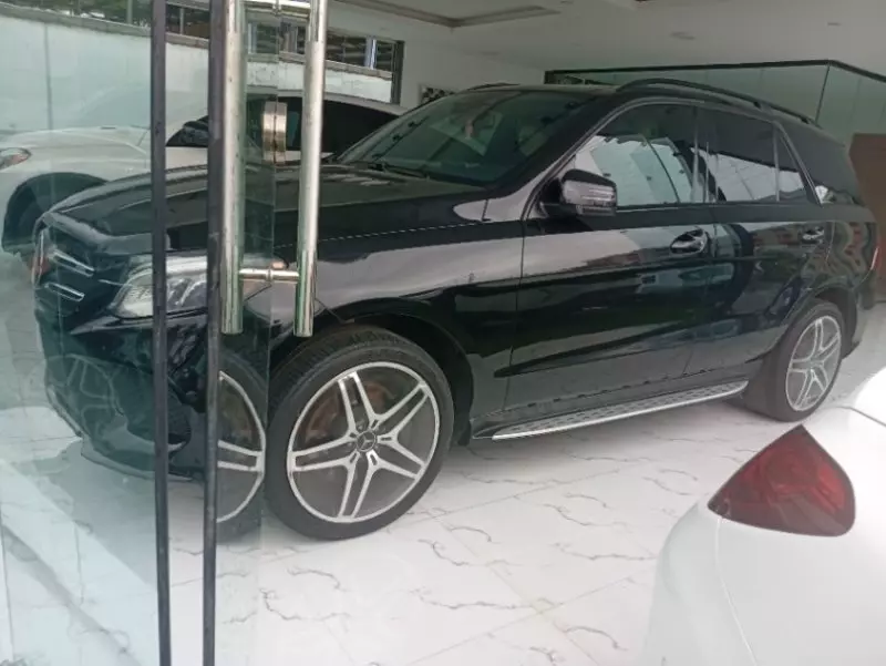 Mercedes-Benz GLE 43 AMG   - 2017