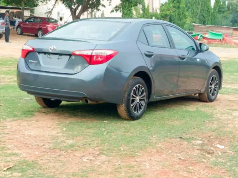 Toyota Corolla   - 2016