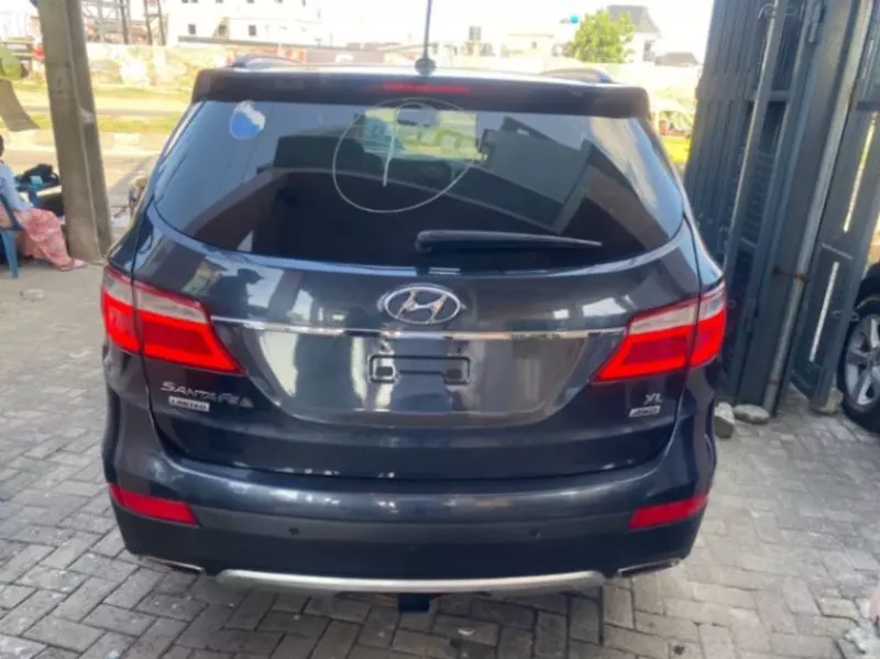 Hyundai Santa Fe - 2015