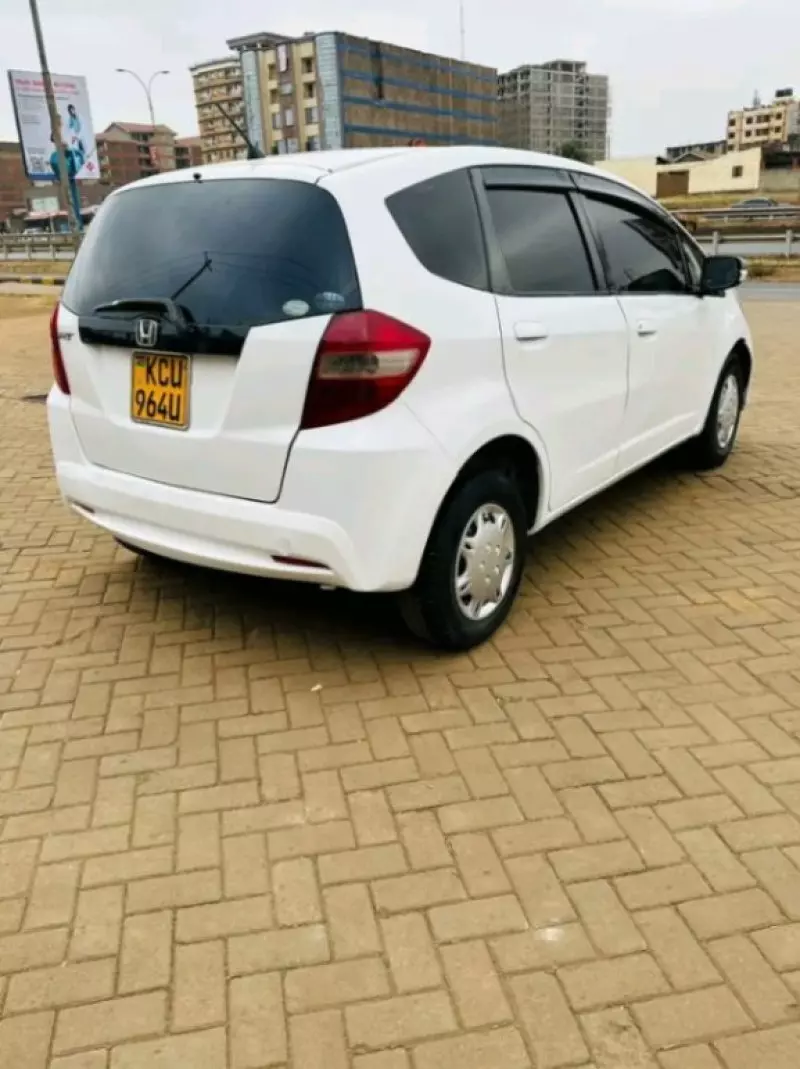 Honda Fit   - 2012