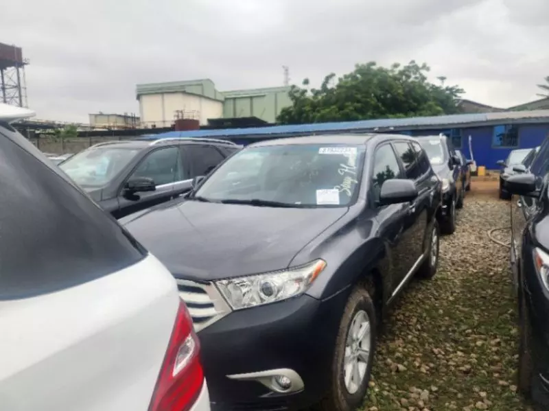 Toyota Highlander   - 2012