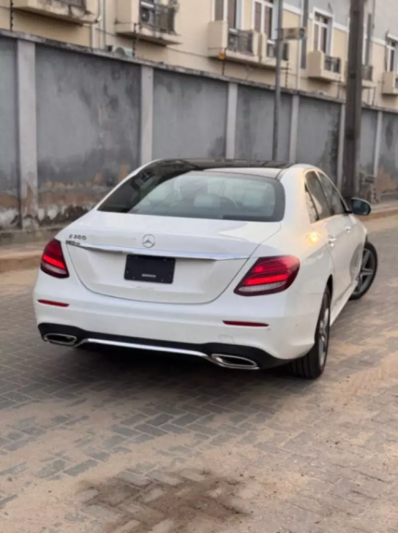 Mercedes-Benz E 300   - 2017