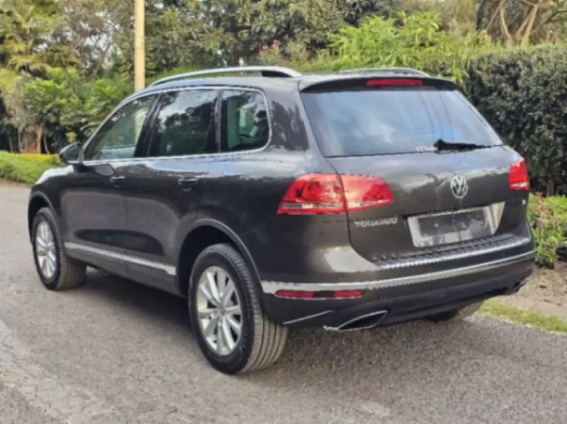 Volkswagen Touareg   - 2015