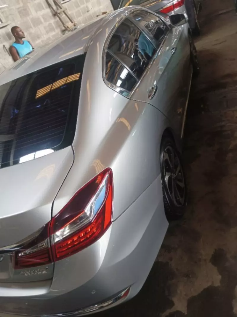 Honda Accord   - 2017