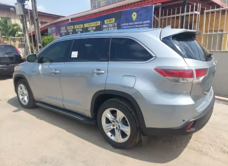 Toyota Highlander   - 2013
