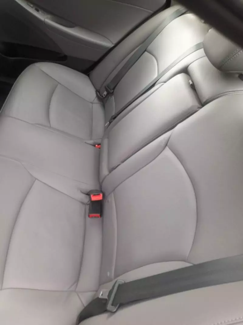 Hyundai Sonata   - 2011