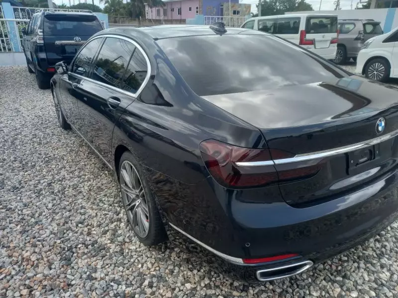 BMW 750 li   - 2018