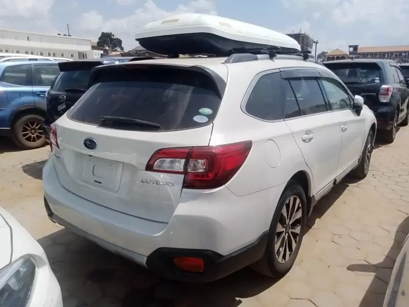 Subaru Outback   - 2016