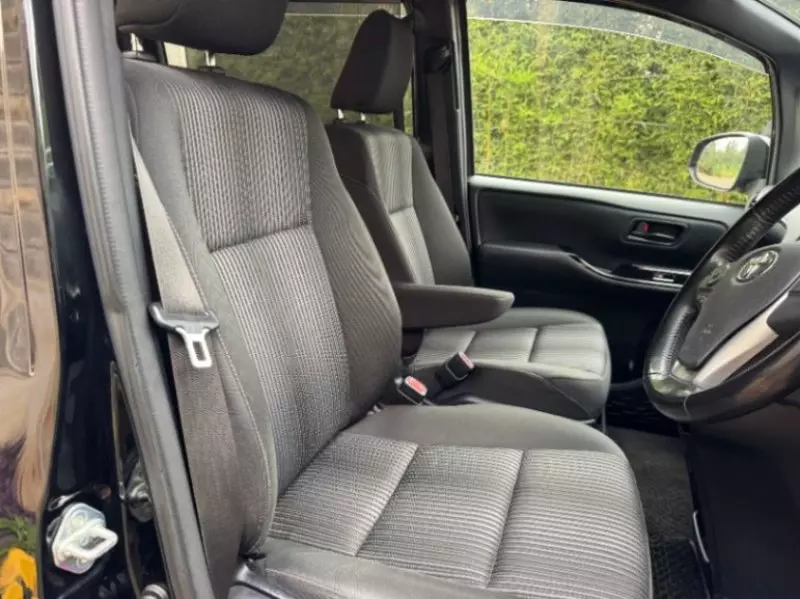 Toyota Noah   - 2018