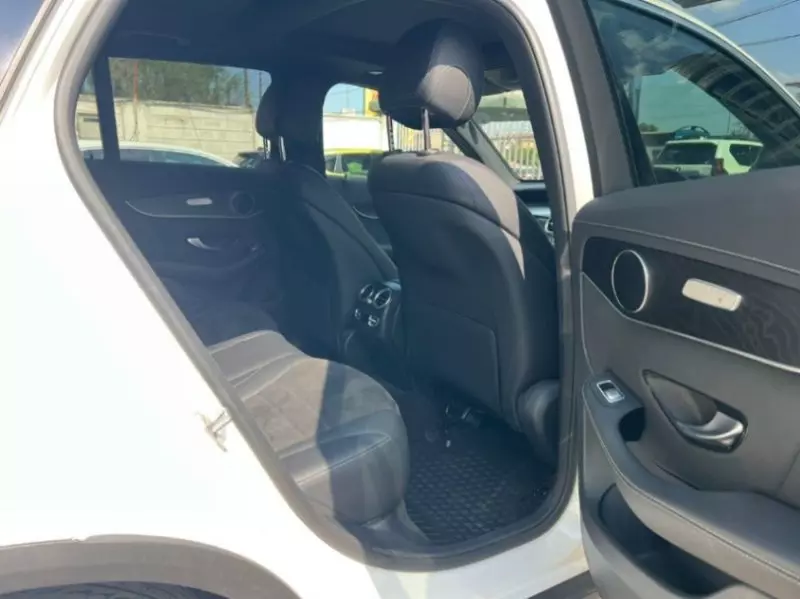 Mercedes-Benz GLC 300 - 2020