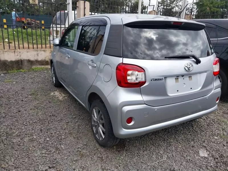 Toyota Passo   - 2016