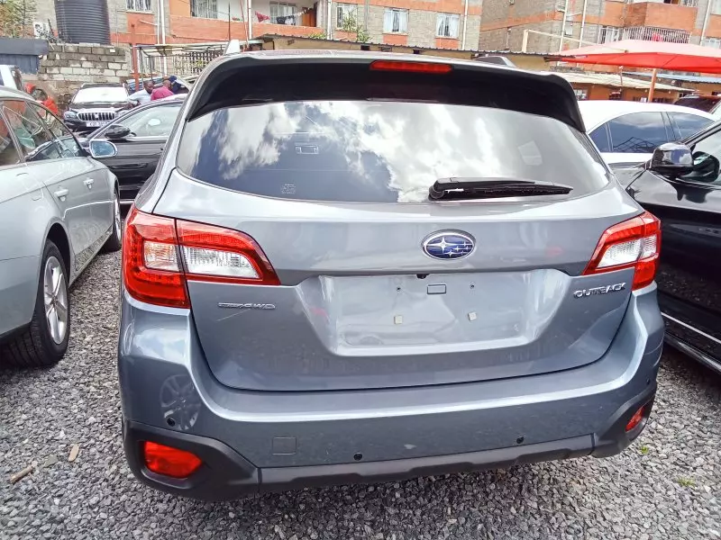Subaru Outback   - 2017