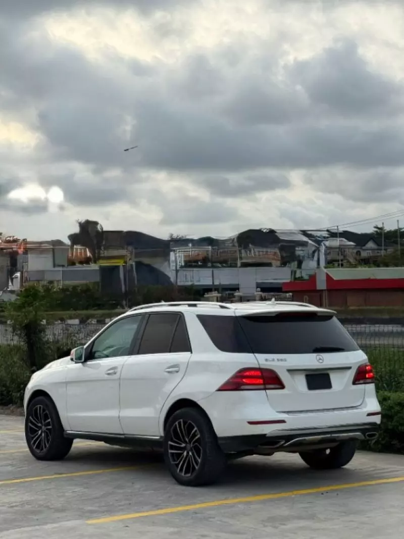 Mercedes-Benz GLE-Class   - 2016