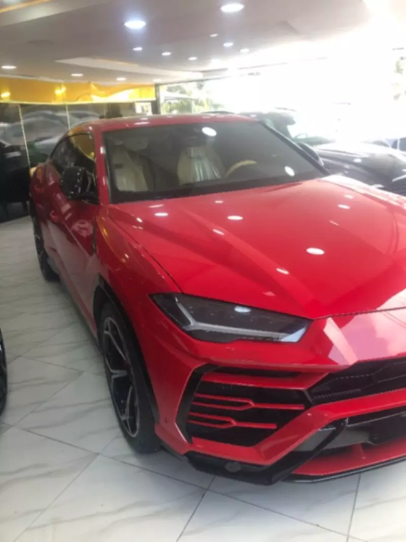 Lamborghini Urus   - 2021