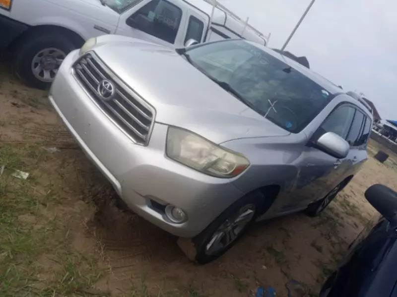 Toyota Highlander   - 2009