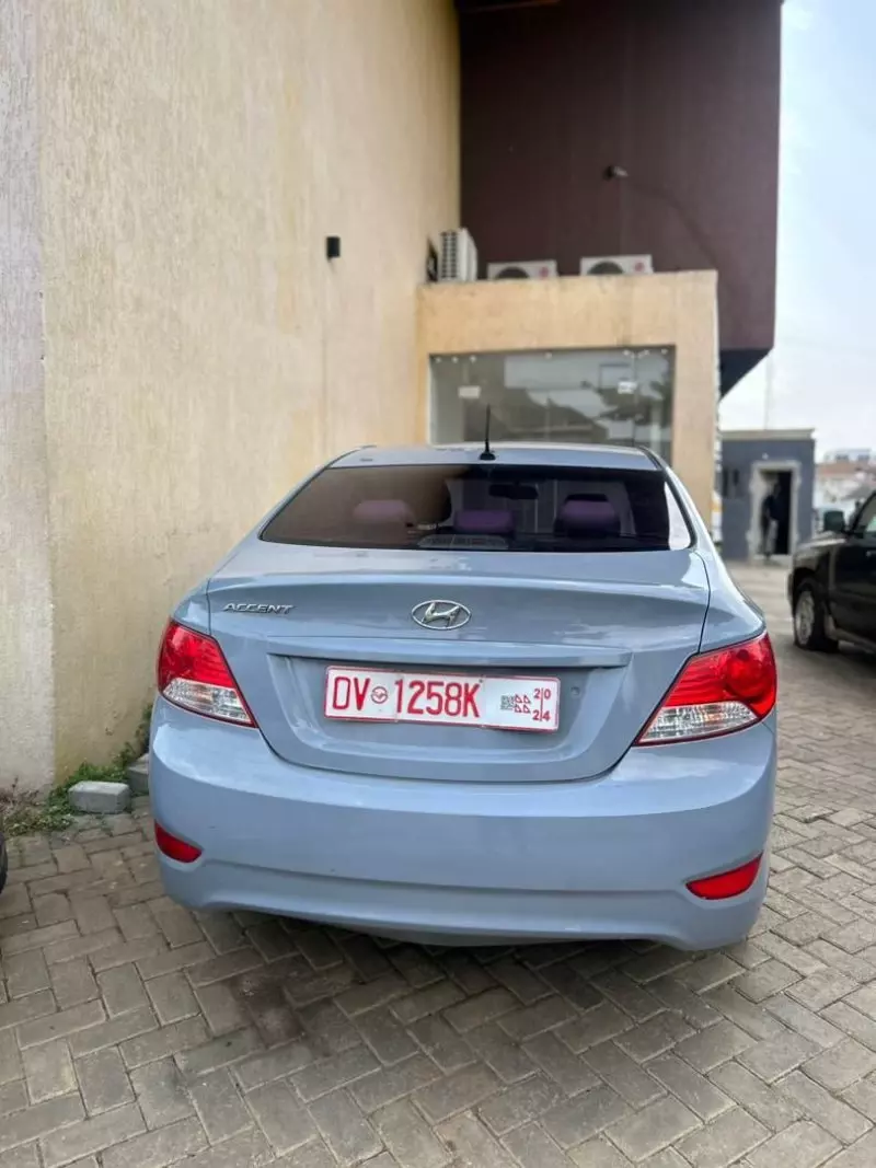 Hyundai Accent   - 2013