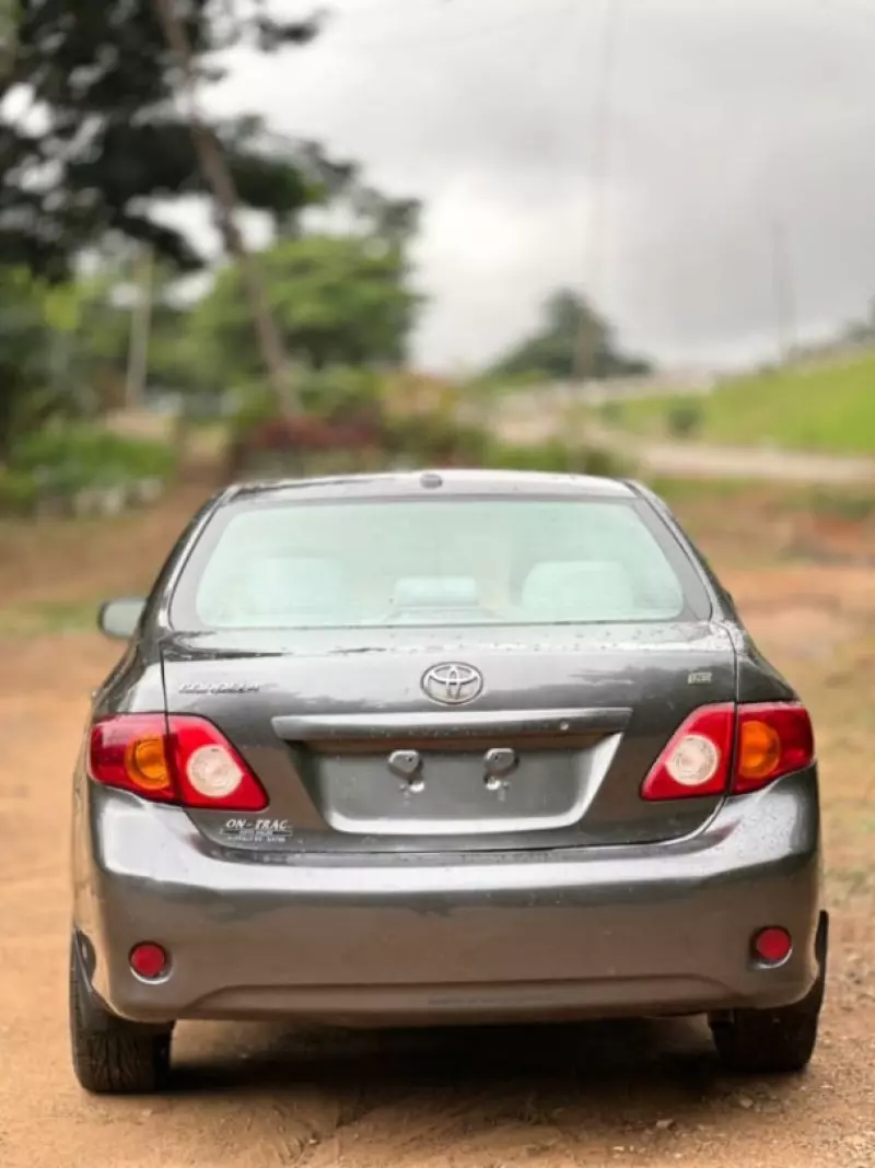 Toyota Corolla   - 2011
