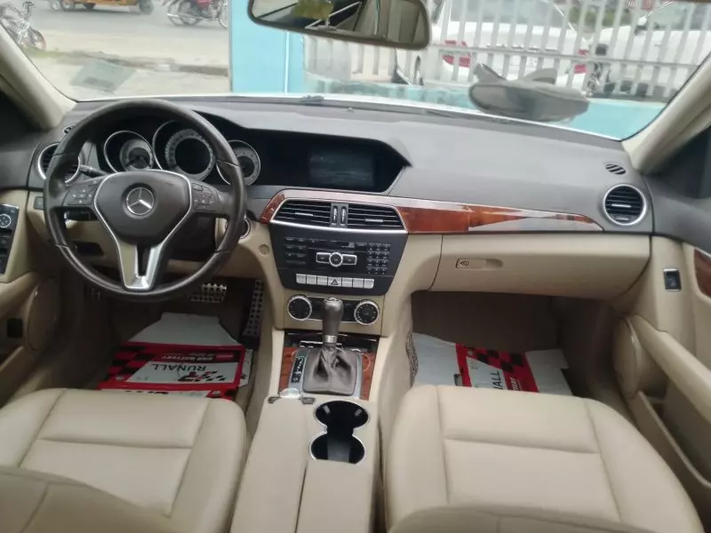 Mercedes-Benz C 300   - 2012