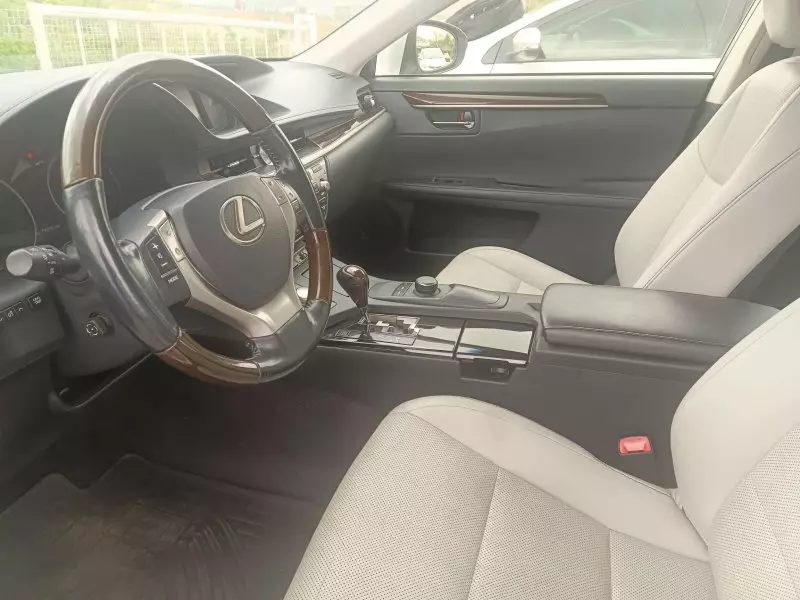 Lexus ES 350   - 2013