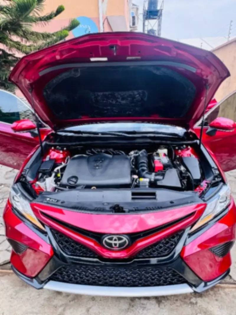 Toyota Camry   - 2018