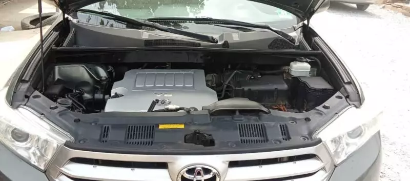 Toyota Highlander   - 2012