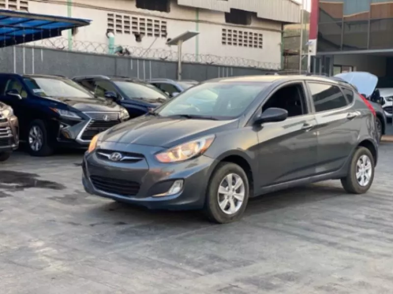 Hyundai Accent RB   - 2012