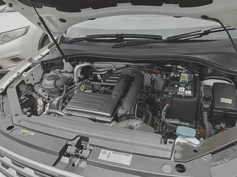 Volkswagen Tiguan   - 2017