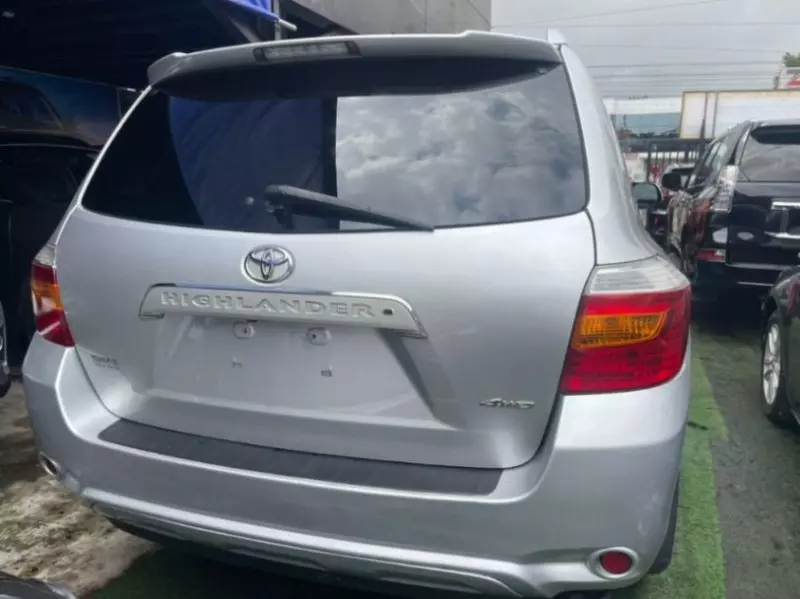 Toyota Highlander   - 2010