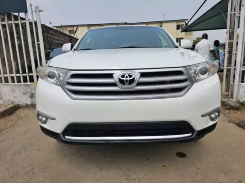 Toyota Highlander   - 2011