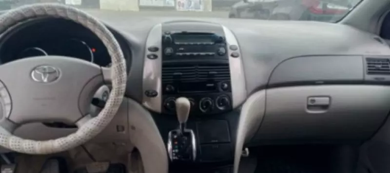 Toyota Sienna   - 2008