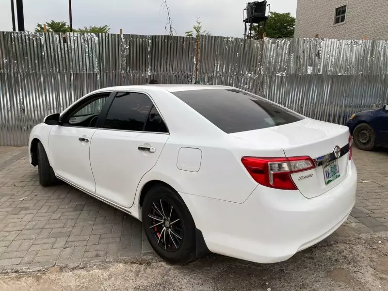 Toyota Camry   - 2012