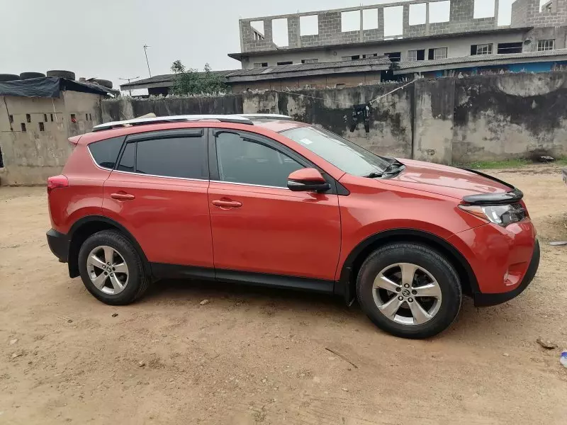 Toyota RAV 4   - 2015