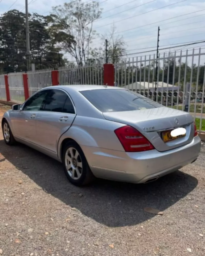Mercedes-Benz 350   - 2011