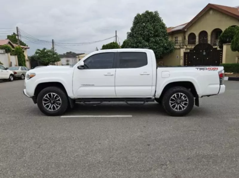 Toyota Tacoma   - 2013