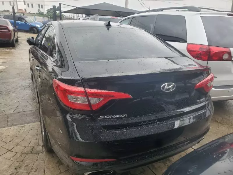 Hyundai Sonata   - 2015