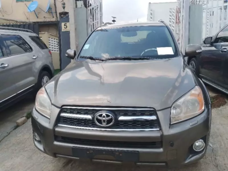Toyota RAV 4   - 2012