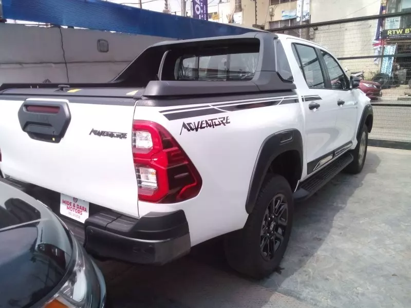 Toyota Hilux   - 2025