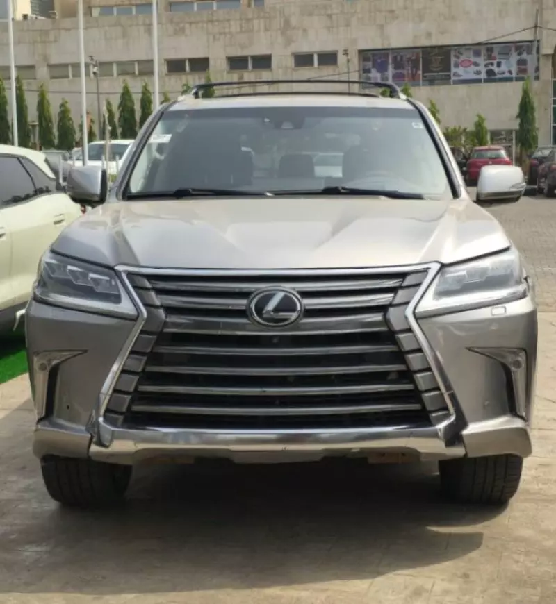 Lexus LX