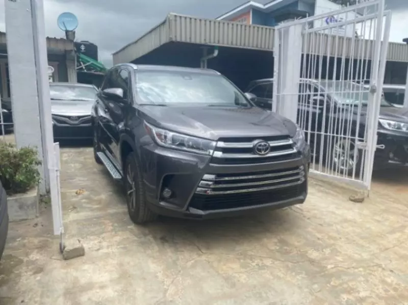 Toyota Highlander   - 2018