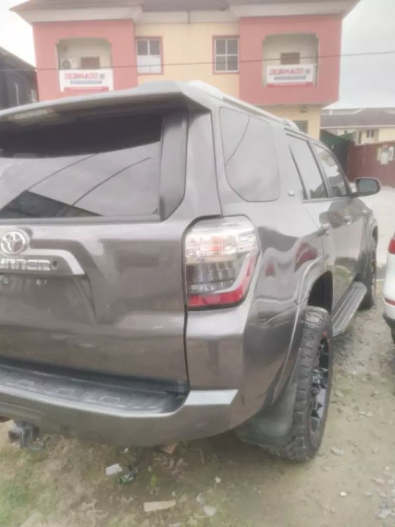 Toyota 4-Runner   - 2017