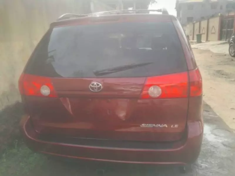 Toyota Sienna   - 2007