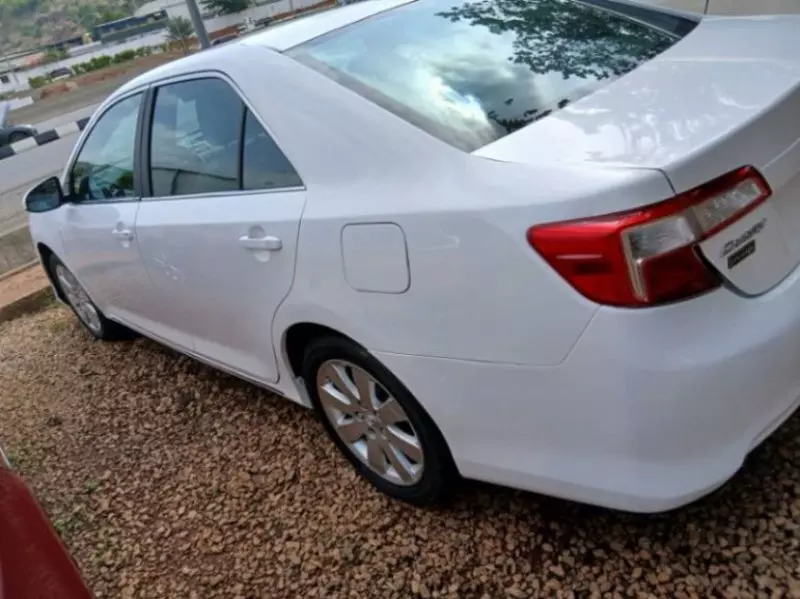 Toyota camry   - 2012