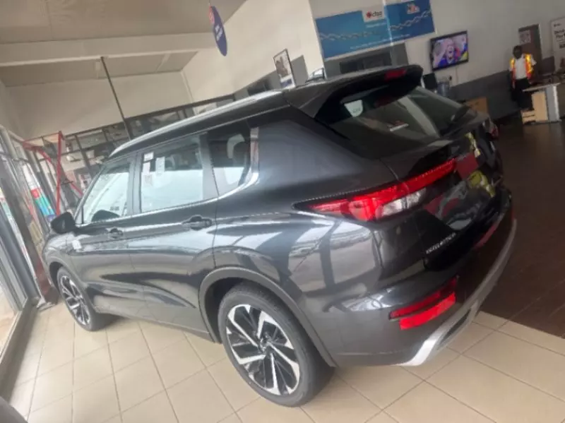 Mitsubishi OUTLANDER   - 2026