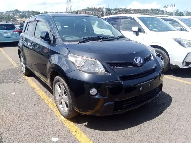 Toyota Ist    - 2012