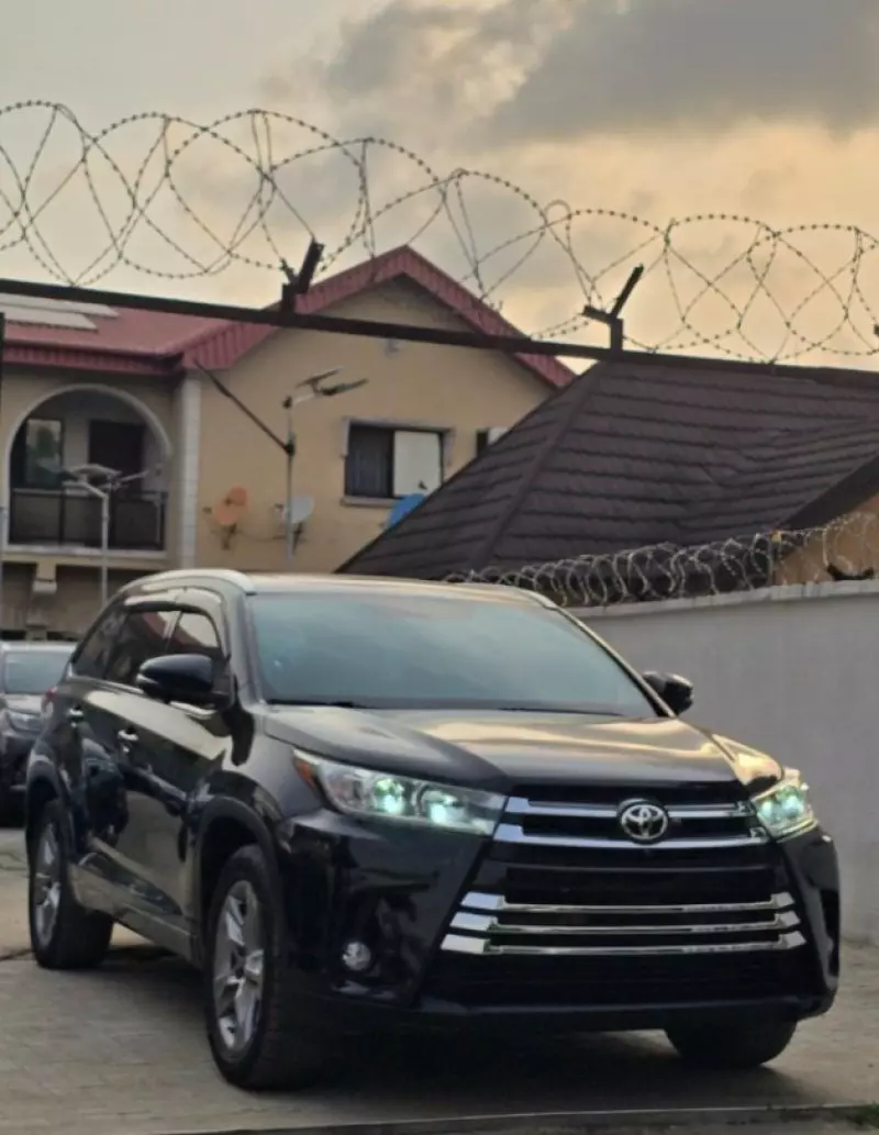 Toyota Highlander   - 2015