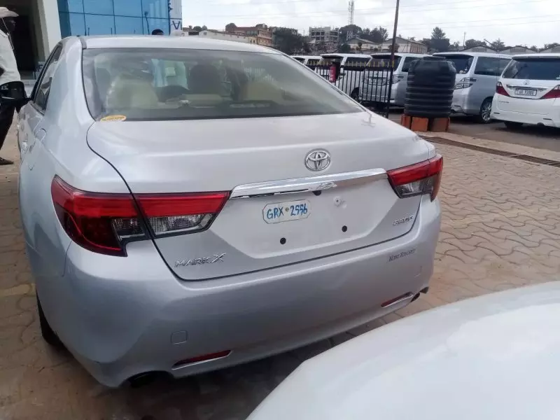Toyota Mark X   - 2013