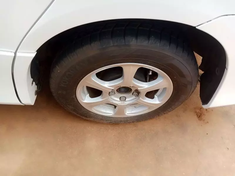 Toyota Noah   - 2012