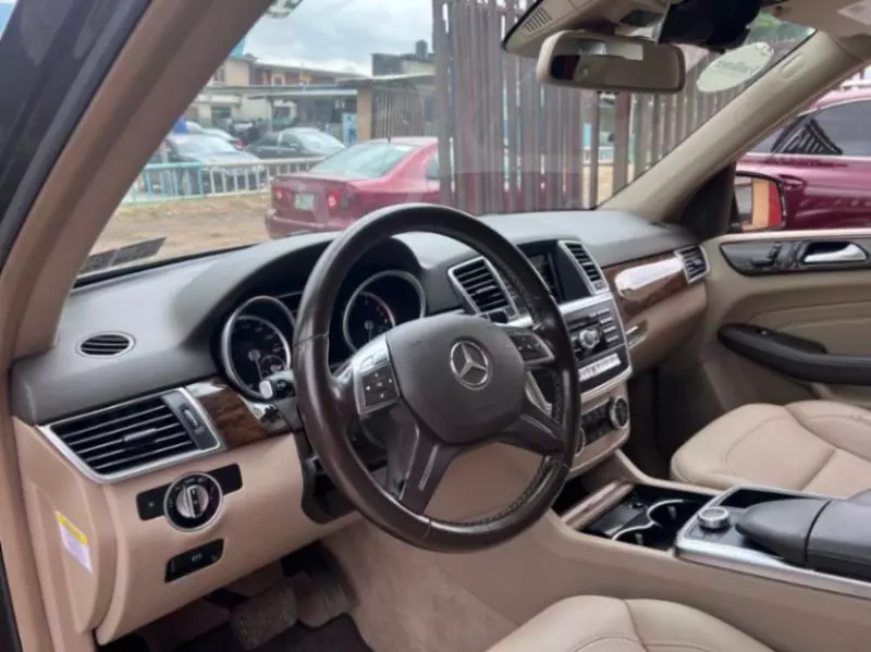 Mercedes-Benz ML 350   - 2013